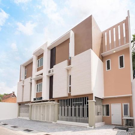 Oyo Life 2801 Sari Panguripan Kejayan Exterior foto